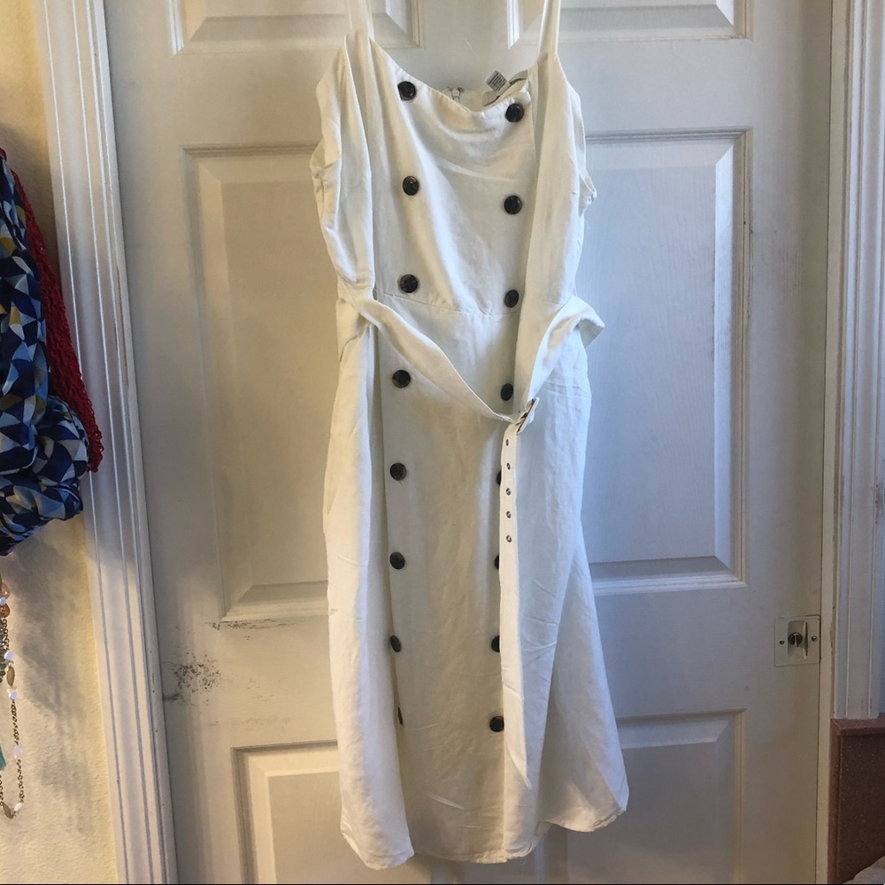 Forever 21 Plus linen double-breasted jumper dress